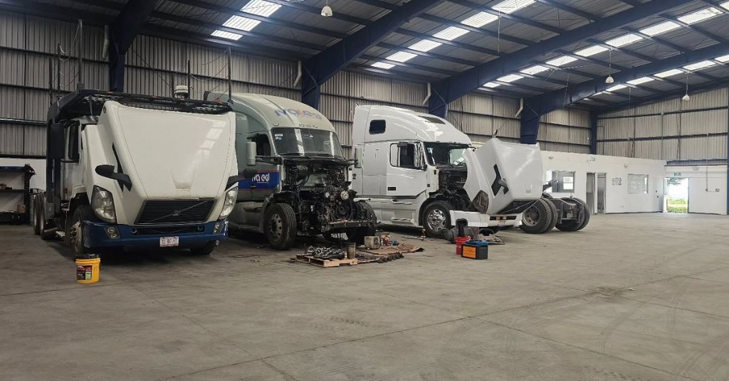 Volvo and fleet units in the service facility